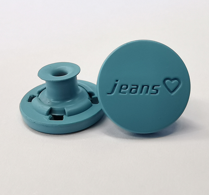 湖蓝圆形金属钮扣